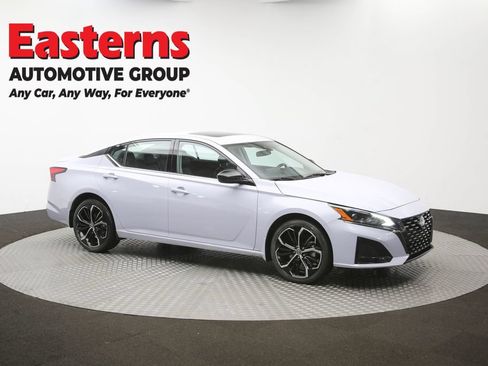 Used 2025 Nissan Altima 2.5 SR w/ SR Premium Package AWD/4WD image 48