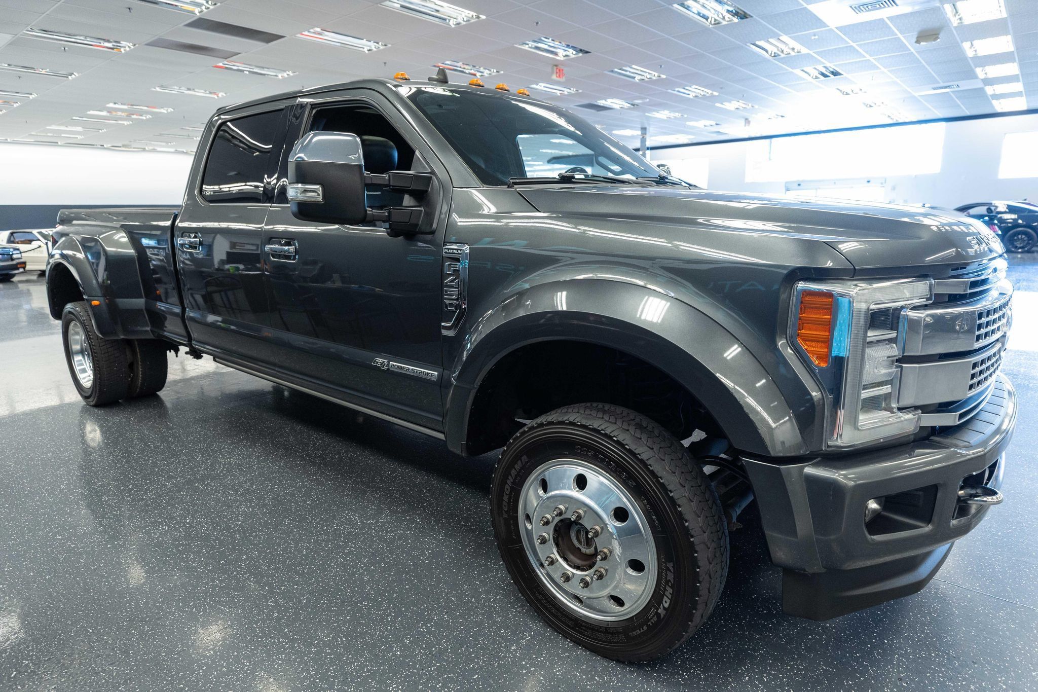 Used 2019 Ford F450 Platinum w/ Platinum Ultimate Package AWD/4WD image 4
