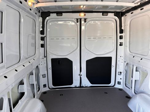Used 2025 Mercedes-Benz Sprinter 2500 image 19