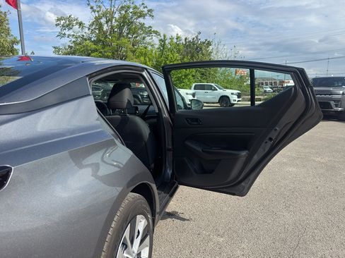 Used 2024 Nissan Altima 2.5 S image 21