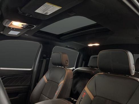 Used 2023 GMC Canyon AT4 image 7