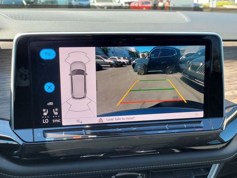 Used 2024 Volkswagen Atlas SEL image 15