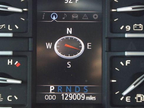 Used 2019 Toyota Tundra Limited w/ Limited Premium Package AWD/4WD image 3
