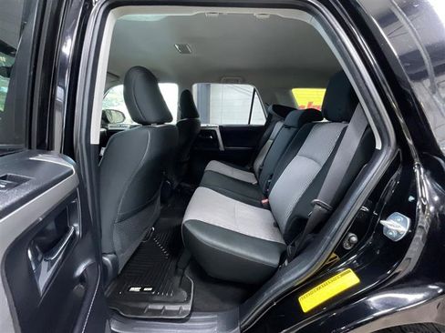 Used 2018 Toyota 4Runner SR5 AWD/4WD image 21