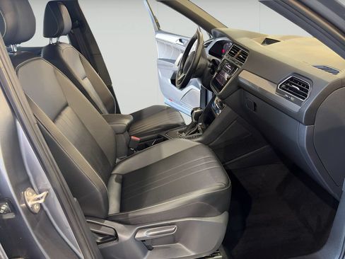 Used 2023 Volkswagen Tiguan SE R-Line FWD image 13