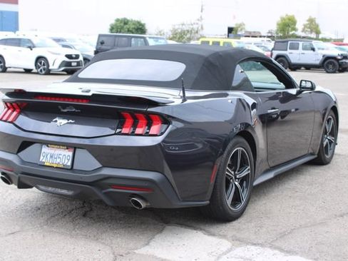 Used 2024 Ford Mustang Convertible RWD image 5