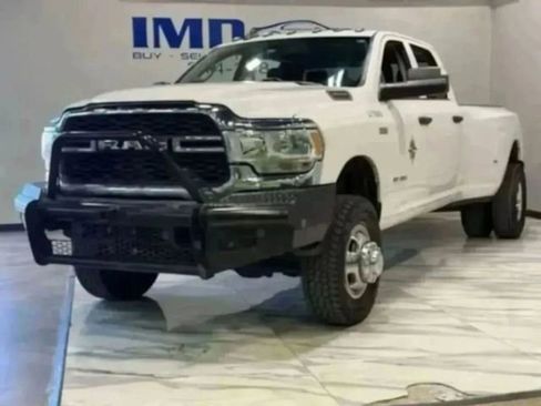 Used 2020 RAM 3500 Tradesman image 32