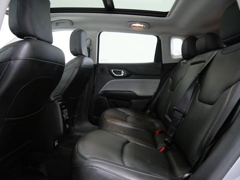 Used 2022 Jeep Compass Latitude w/ Sun and Sound Group AWD/4WD image 24