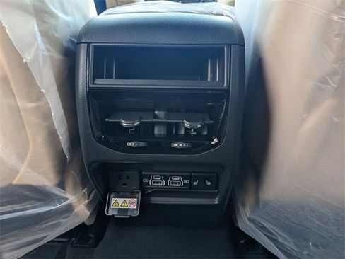 New 2025 Jeep Grand Cherokee Limited image 12