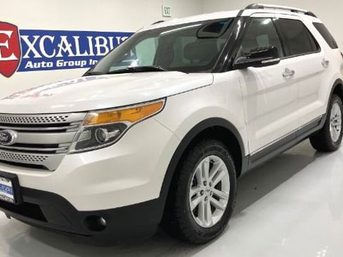 Used 2014 Ford Explorer XLT w/ Equipment Group 201A image 10