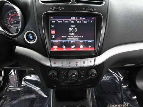 Used 2011 Dodge Journey Mainstreet w/ Safe & Sound Group image 31