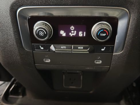 Used 2023 Chevrolet Tahoe Z71 w/ Luxury Package AWD/4WD image 14