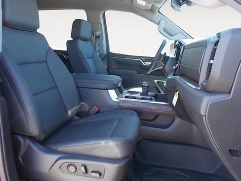 New 2025 GMC Sierra 1500 SLT AWD/4WD image 13