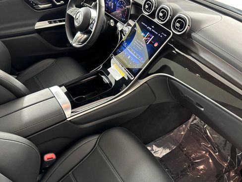Used 2025 Mercedes-Benz GLC 300 image 15