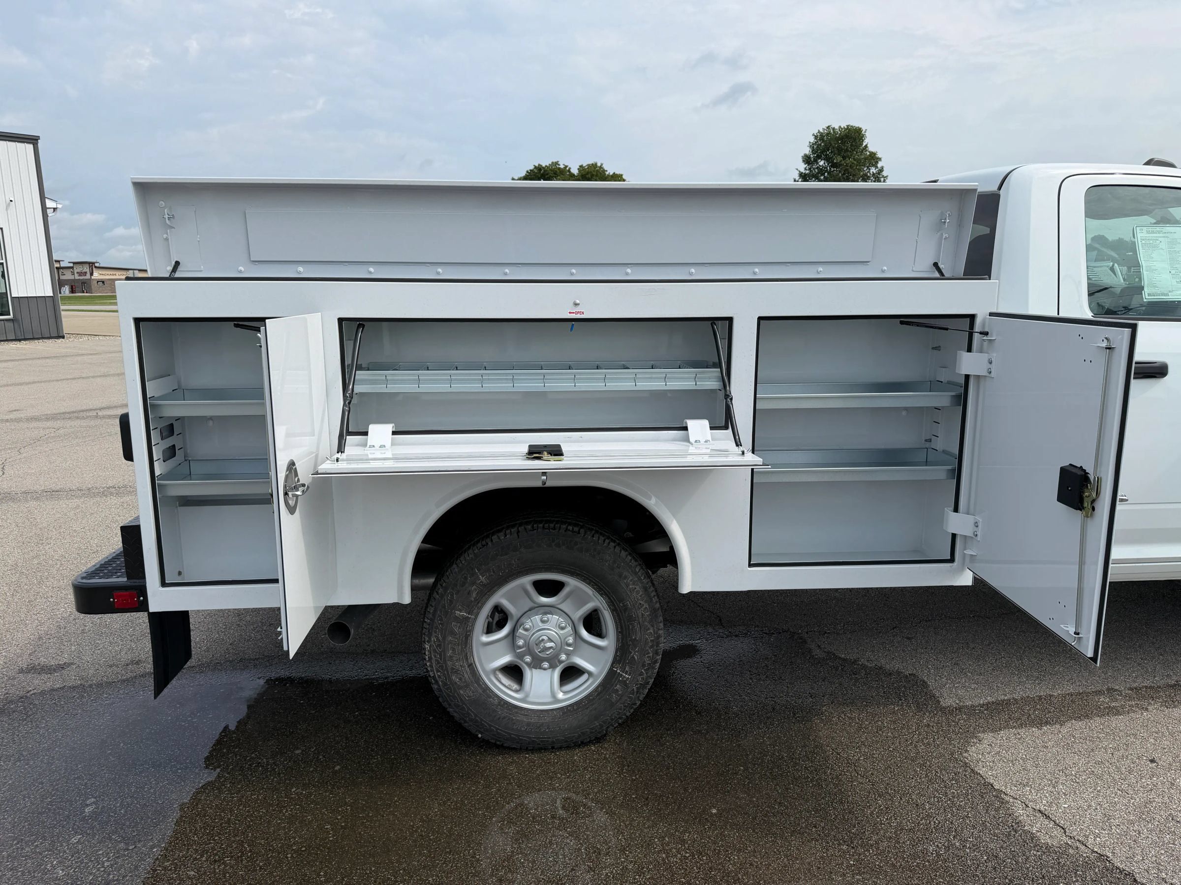 Used 2024 RAM 3500 Tradesman AWD/4WD image 6
