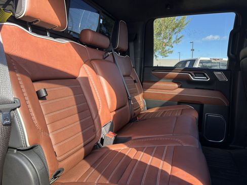 Used 2024 GMC Sierra 3500 Denali Ultimate image 14