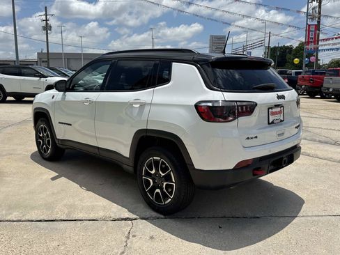 Used 2025 Jeep Compass Trailhawk w/ Trailer Tow Group AWD/4WD image 5