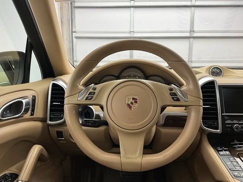Used 2013 Porsche Cayenne image 9