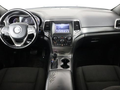 Used 2020 Jeep Grand Cherokee Laredo AWD/4WD image 13