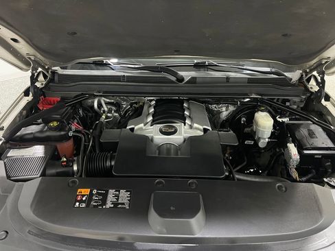 Used 2016 Cadillac Escalade Premium image 26