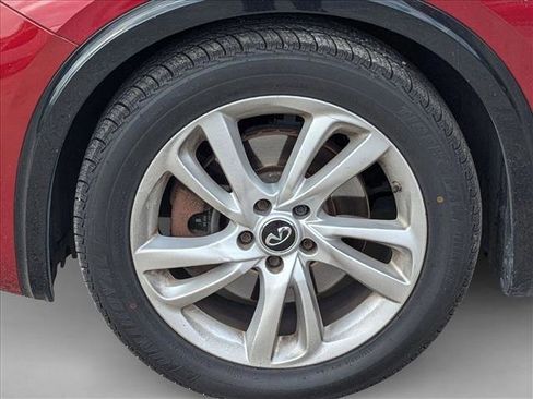 Used 2019 INFINITI QX30 LUXE w/ Navigation Package image 5