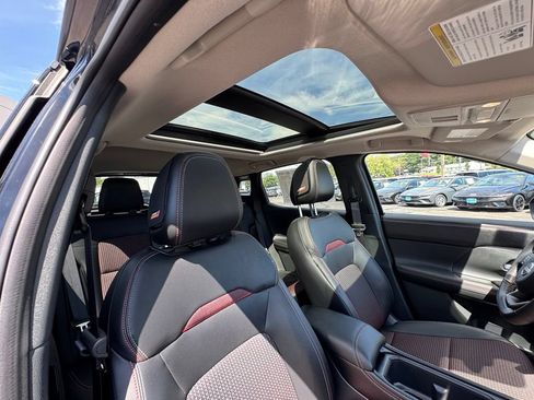 Used 2025 Nissan Kicks SR w/ SR Premium Package AWD/4WD image 25