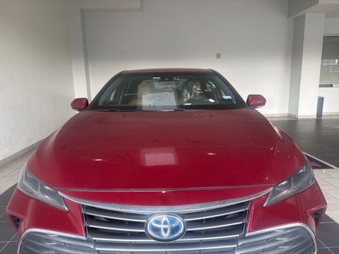 Used 2020 Toyota Avalon Limited FWD image 4