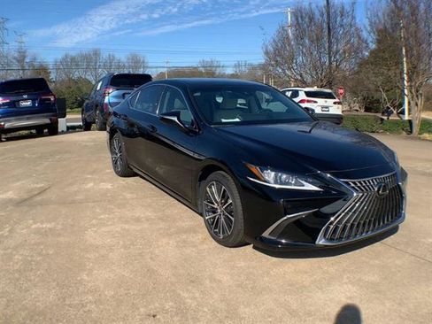 Used 2024 Lexus ES 350 w/ Premium Package image 2