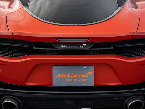 Used 2023 McLaren GT RWD image 25