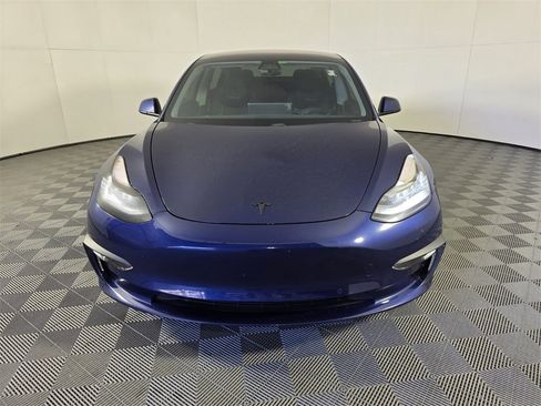 Used 2018 Tesla Model 3 Mid Range image 3