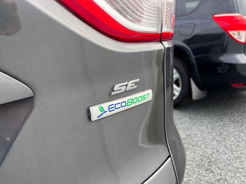 Used 2015 Ford Escape SE w/ Equipment Group 201A FWD image 4