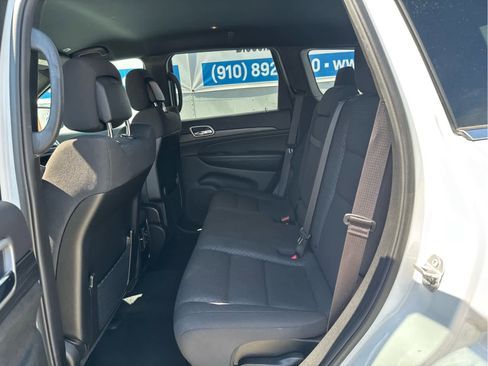 Used 2019 Jeep Grand Cherokee Laredo image 37