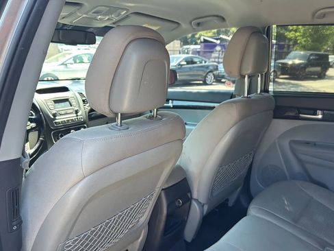 Used 2014 Kia Sorento LX FWD image 16