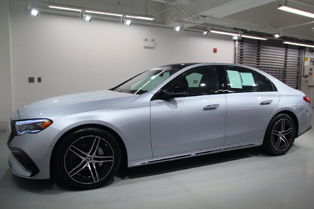 Used 2026 Mercedes-Benz E 350 4MATIC Sedan image 4