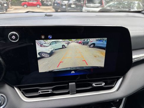 Used 2025 Chevrolet Equinox LT FWD image 24