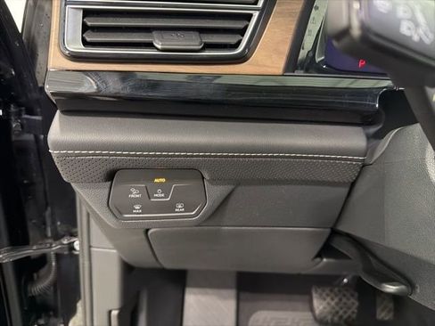 Used 2024 Volkswagen Atlas SE AWD/4WD image 10
