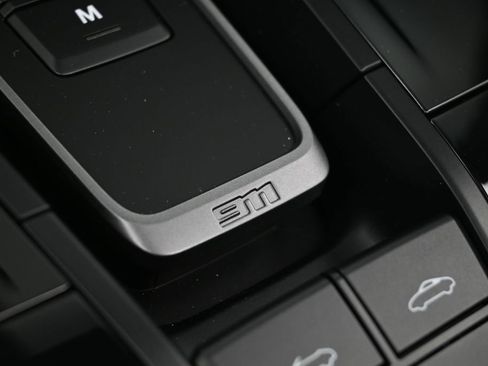 Certified 2025 Porsche 911 Carrera RWD image 18