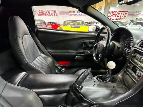 Used 2002 Chevrolet Corvette Z06 w/ Memory Pkg RWD image 14
