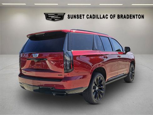 New 2026 Cadillac Vistiq Platinum w/ LPO, Floor Liner Package image 7