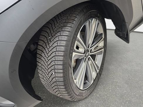 Used 2023 Subaru Solterra AWD image 29
