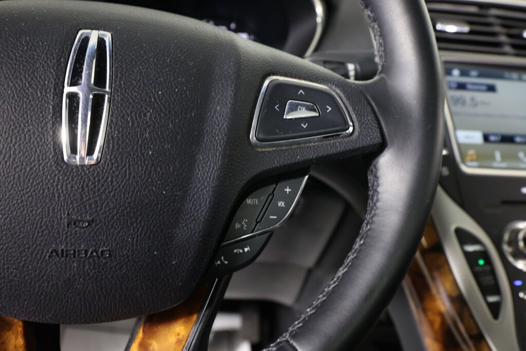 Used 2016 Lincoln MKX Reserve w/ Climate Package FWD image 34