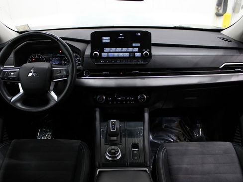 Used 2022 Mitsubishi Outlander SE image 31