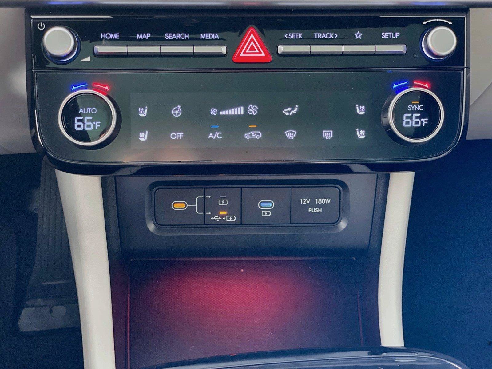 Certified 2025 Hyundai Tucson Limited AWD/4WD image 20