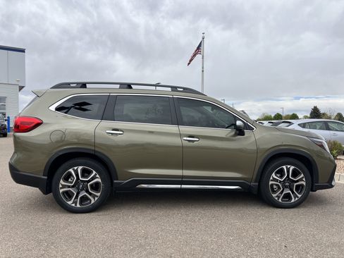 Used 2023 Subaru Ascent Touring AWD/4WD image 9