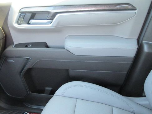 New 2026 Chevrolet Silverado 1500 LTZ w/ LTZ Premium Package AWD/4WD image 38