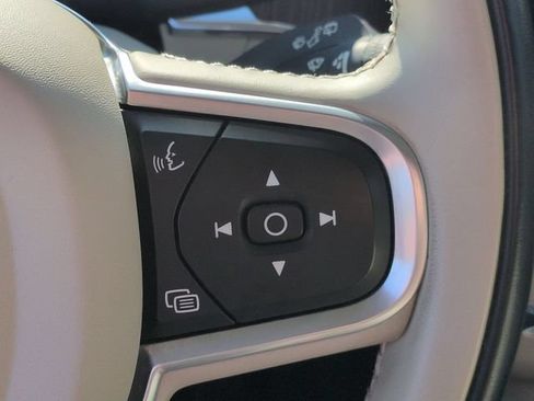 Used 2021 Volvo XC60 T5 Momentum w/ Premium Package FWD image 19
