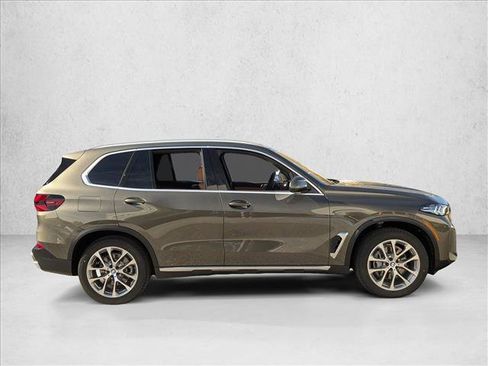 Used 2026 BMW X5 xDrive40i w/ Premium Package AWD/4WD image 5
