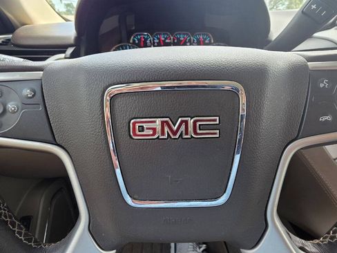 Used 2019 GMC Yukon XL SLT w/ HD Trailering Package RWD image 17