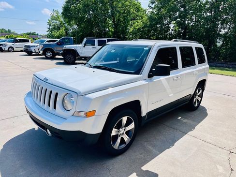 Used 2016 Jeep Patriot High Altitude FWD image 6