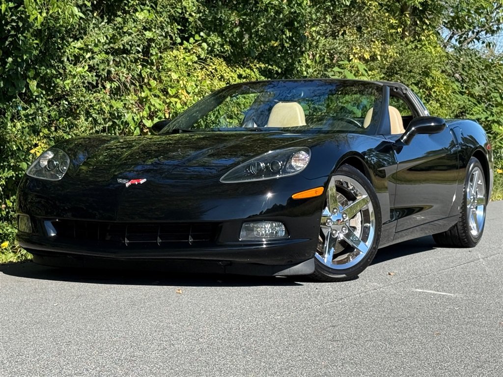 Used 2007 Chevrolet Corvette Coupe w/ Preferred Equipment Group RWD image 11